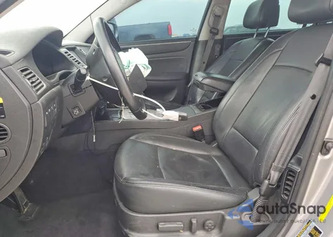 2013 Hyundai Genesis 3.8L z USA, uszkodzony, nr VIN KMHGC4DD6DU239475